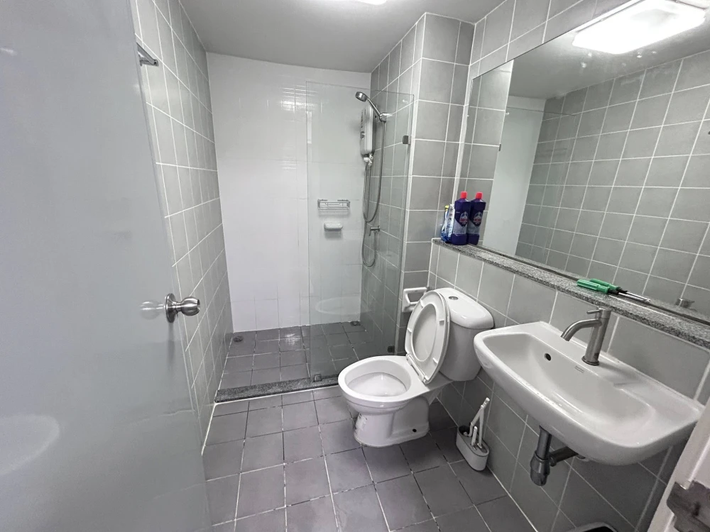 For rent: Aspire Sathorn-Taksin (Brick Zone), beautifully decorated room, 7th floor, fully furnished, just bring your bags and move in.