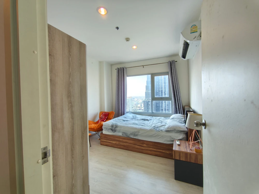 For rent: Aspire Sathorn Thapra, 21st floor. A lovely, fully furnished unit. Book now!