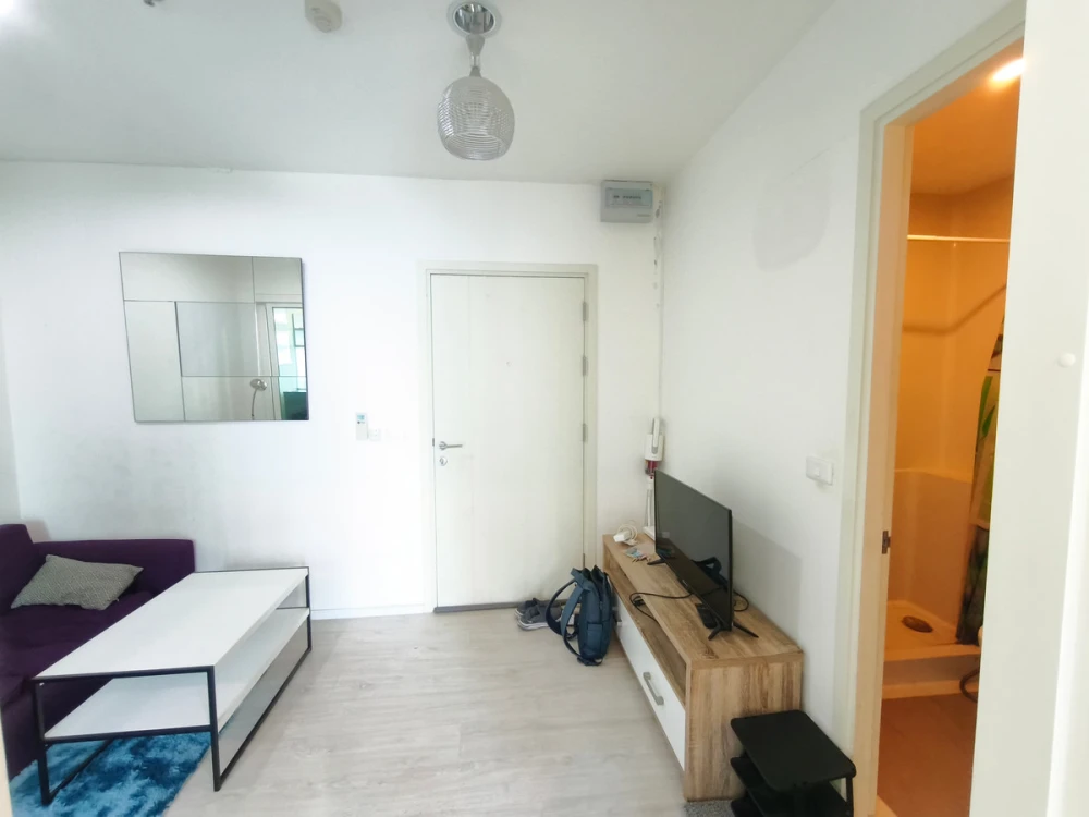 For rent: Aspire Sathorn Thapra, 21st floor. A lovely, fully furnished unit. Book now!