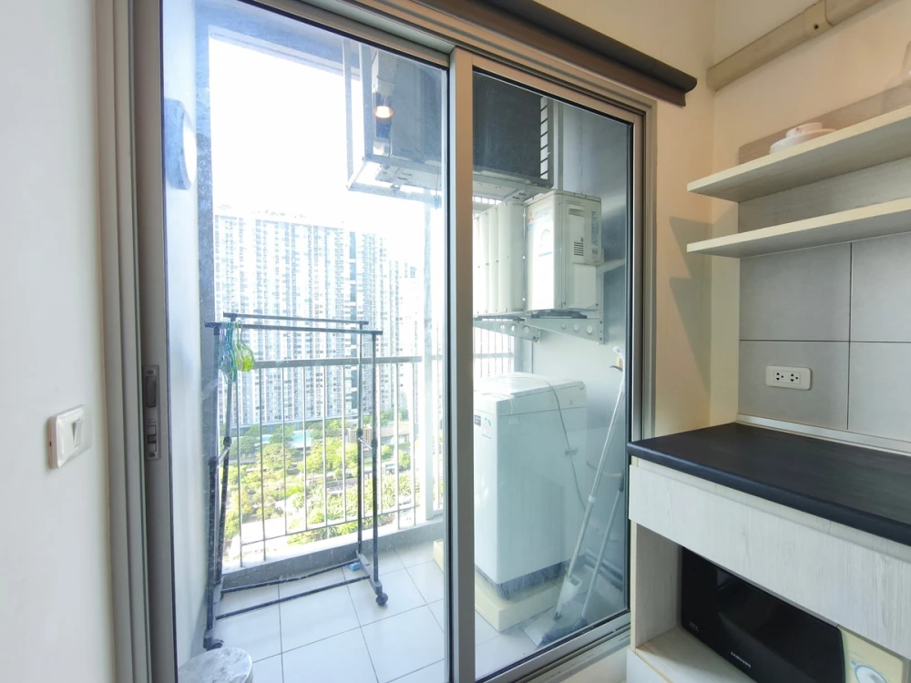 For rent: Aspire Sathorn Thapra, 21st floor. A lovely, fully furnished unit. Book now!