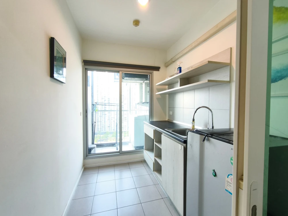 For rent: Aspire Sathorn Thapra, 21st floor. A lovely, fully furnished unit. Book now!
