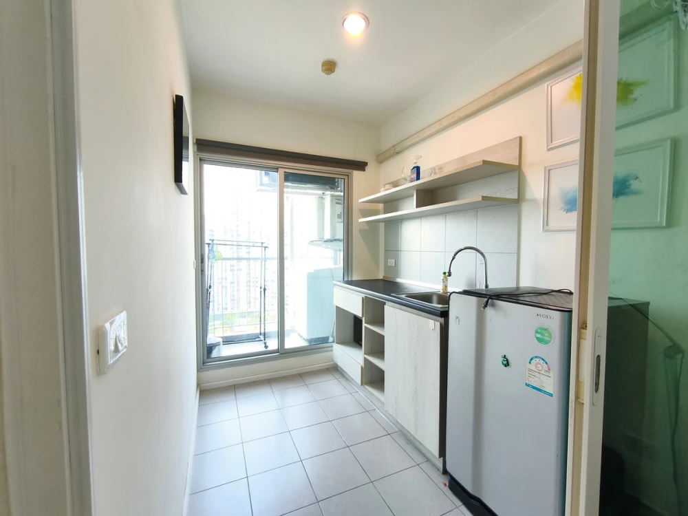 For rent: Aspire Sathorn Thapra, 21st floor. A lovely, fully furnished unit. Book now!