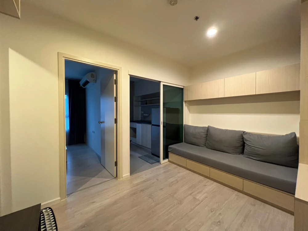 For rent: Aspire Sathorn Thapra. Nice room with high-quality built-in furniture and complete amenities. Don't miss out!