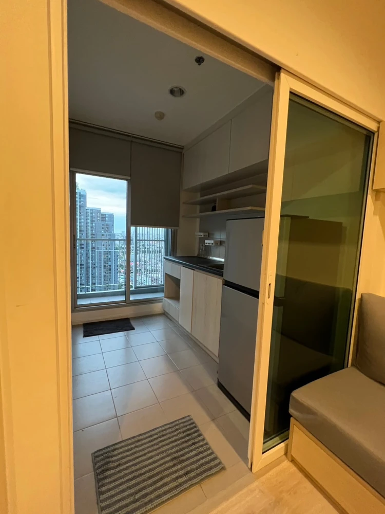 For rent: Aspire Sathorn Thapra. Nice room with high-quality built-in furniture and complete amenities. Don't miss out!