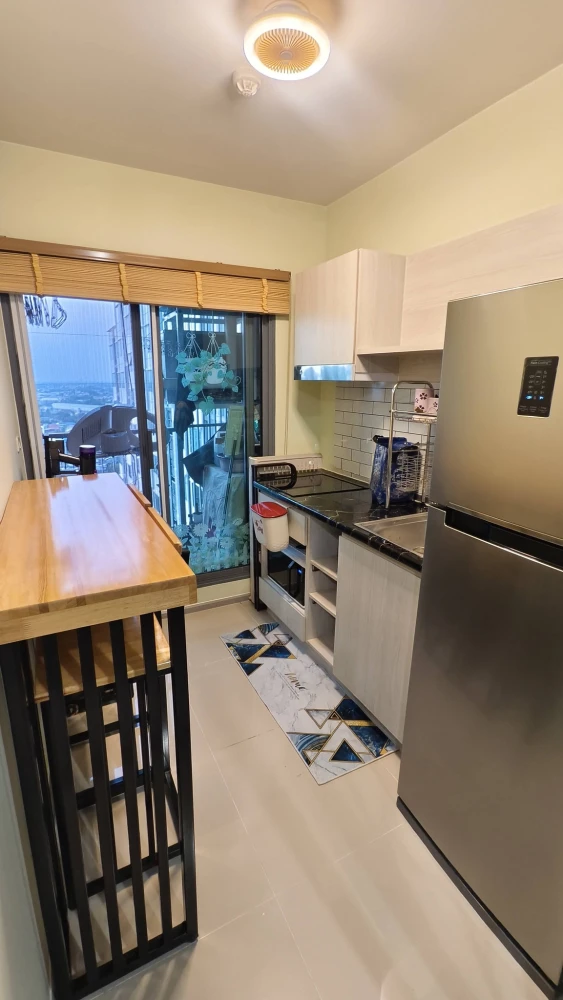 For rent: Aspire Sathorn–Ratchaphruek, high floor unit, spacious and comfortable. Book now before it's too late!!!