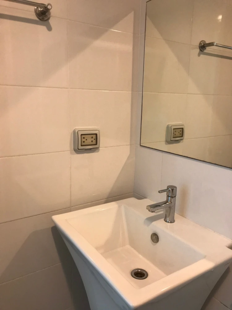 For rent: Aspire Srinakarin, 7th floor, fully furnished, very livable. Book now! Don't wait! Hurry!