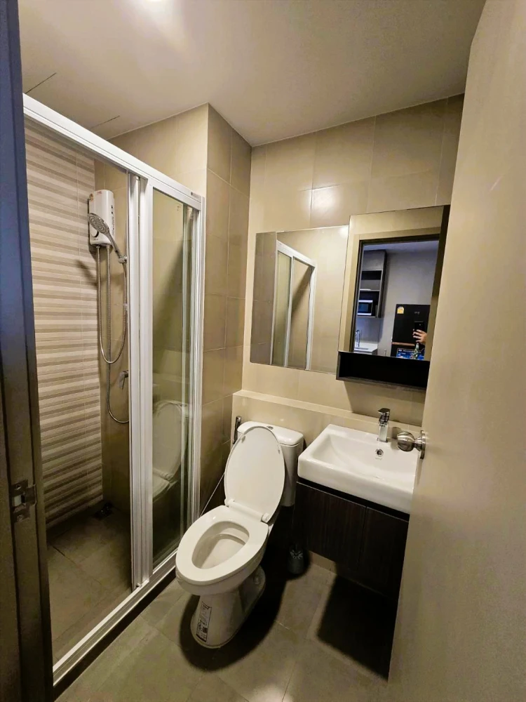 ให้เช่า Aspire Sukhumvit - Rama 4 1 ห้องนอน 1 ห้องน้ำ เฟอร์นิเจอร์ครบครัน เห็นวิวสวยจากชั้นสูง จองด่วน