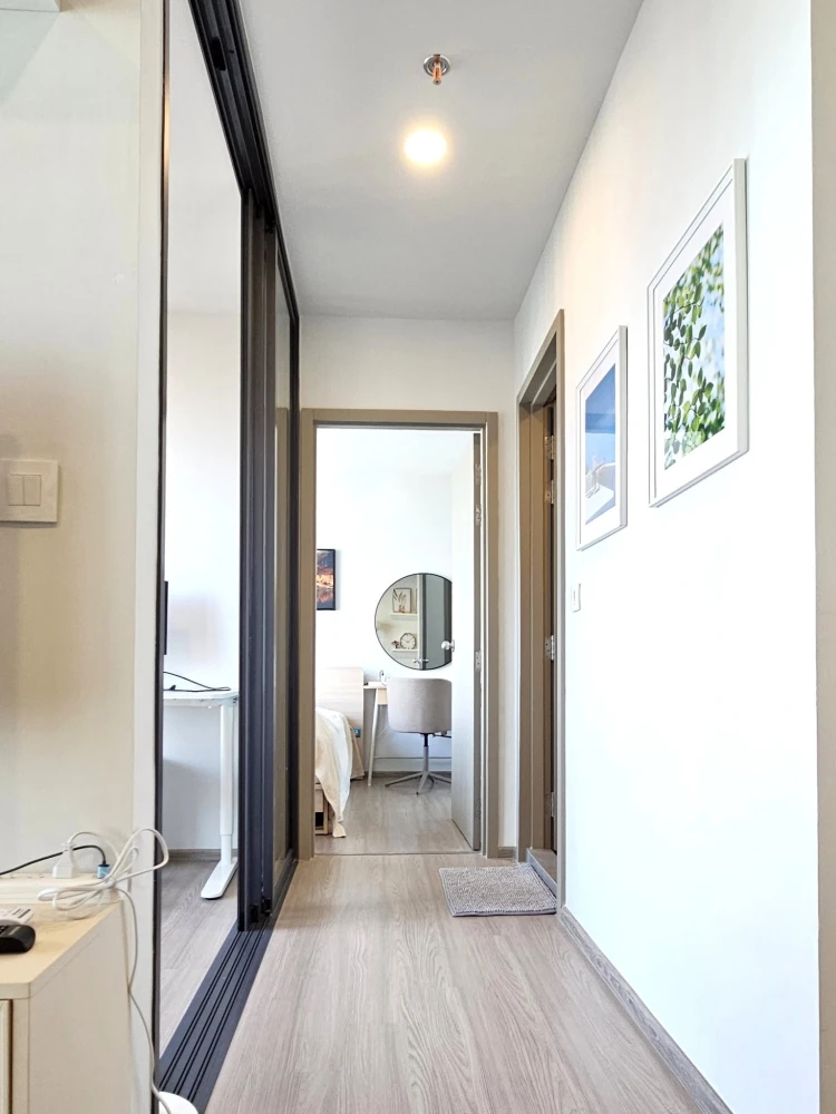 For rent: Aspire Sukhumvit - Rama 4, 1 bedroom, 1 multipurpose room, high floor, high privacy, corner unit to minimize disturbance from neighbors. Boo