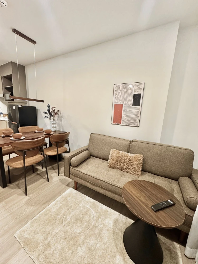 For rent: Aspire Sukhumvit - Rama 4, 2 bedrooms, high-quality built-in furniture, beautiful unblocked city view. Book now!