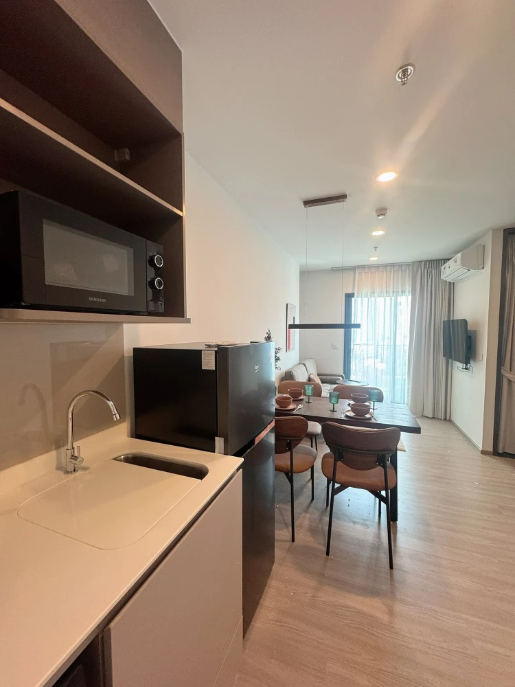 For rent: Aspire Sukhumvit - Rama 4, 2 bedrooms, high-quality built-in furniture, beautiful unblocked city view. Book now!