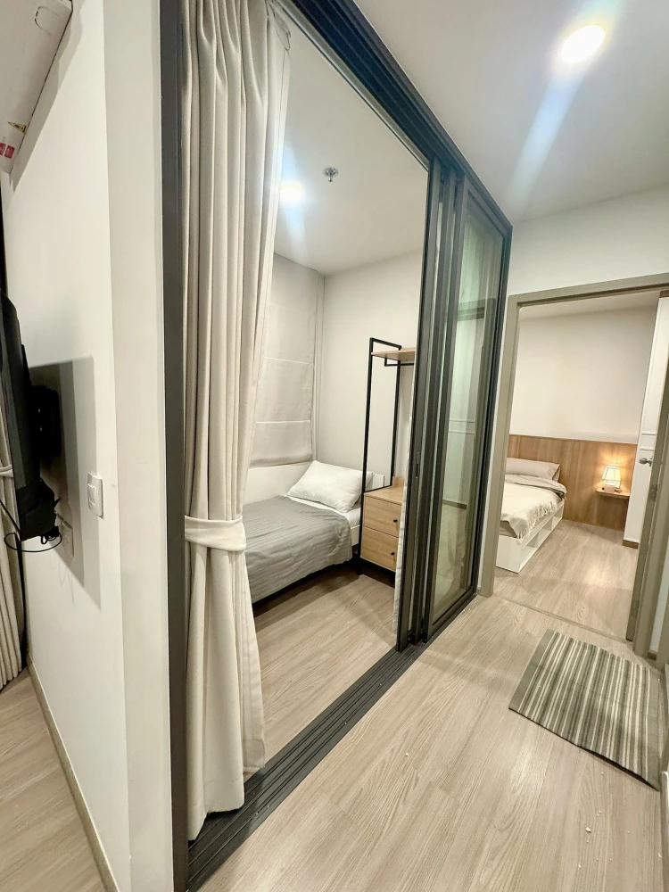 For rent: Aspire Sukhumvit - Rama 4, 2 bedrooms, high-quality built-in furniture, beautiful unblocked city view. Book now!