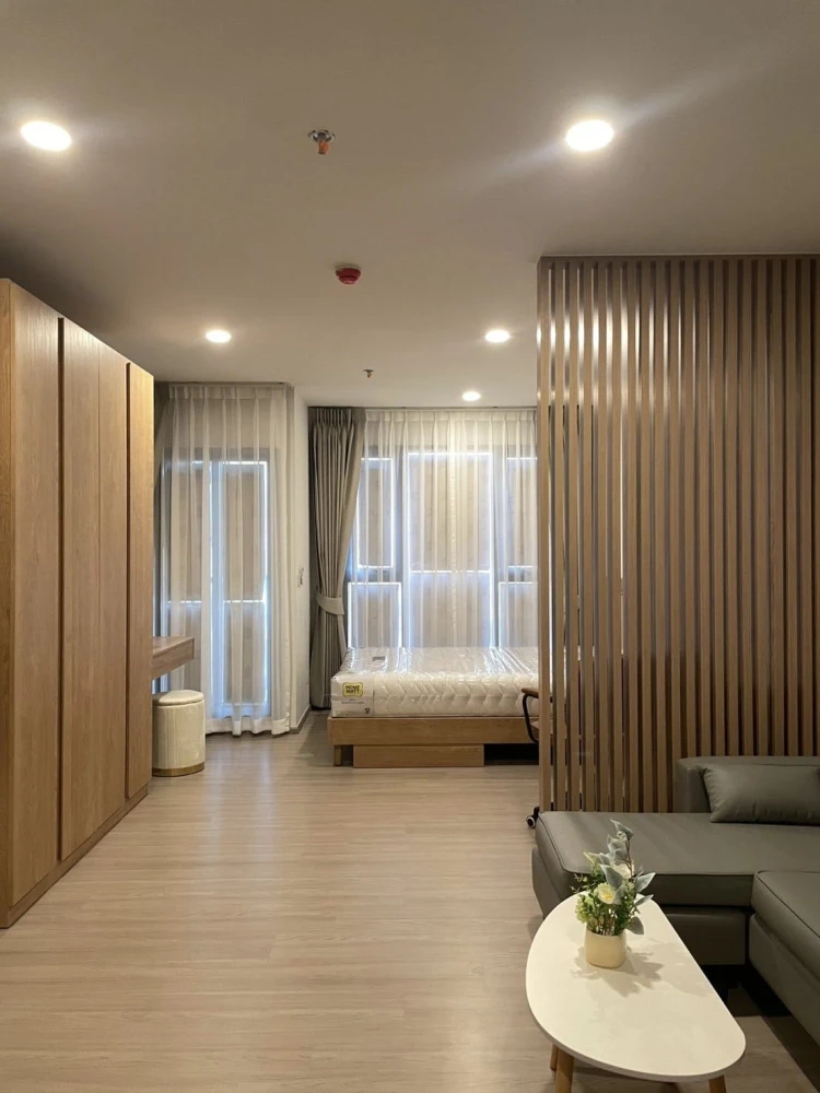 For rent: Aspire Sukhumvit - Rama 4, 10th floor, unobstructed view, no tall buildings blocking the view, with stunning built-in furniture. Don't miss
