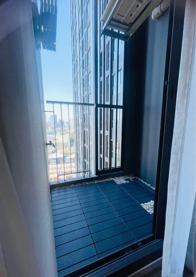 For rent: Aspire Sukhumvit - Rama 4, 16th floor, swimming pool view. Interested? Reserve now, don't delay.