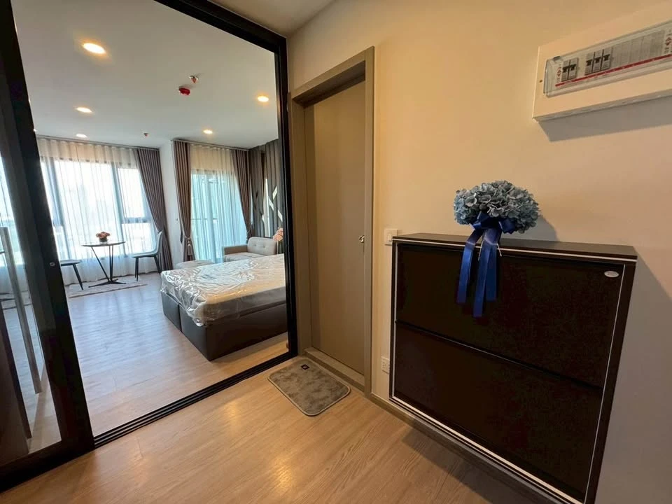 For rent: Aspire Sukhumvit - Rama 4, 16th floor, swimming pool view. Interested? Reserve now, don't delay.
