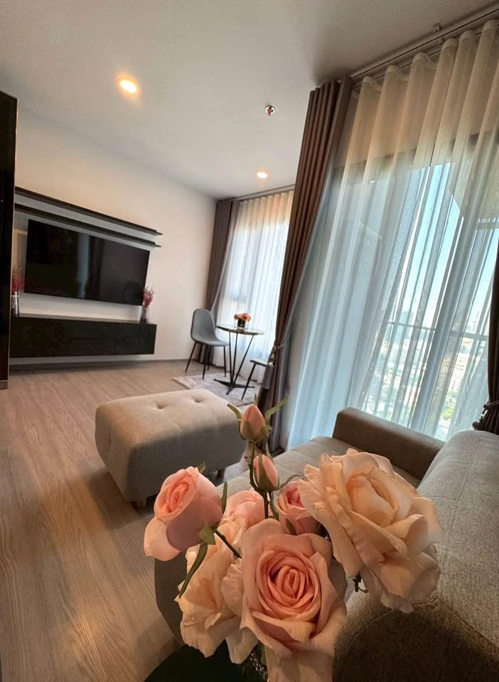 For rent: Aspire Sukhumvit - Rama 4, 16th floor, swimming pool view. Interested? Reserve now, don't delay.