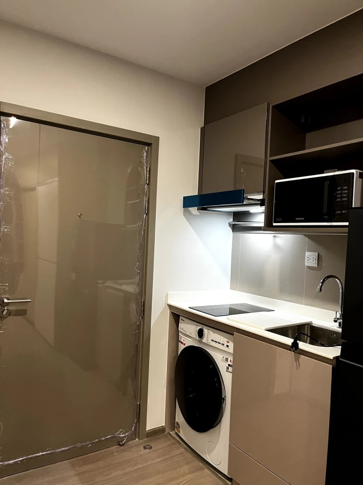 For rent: Aspire Sukhumvit - Rama 4, 17th floor, fully furnished, nice room, just bring your bags and move in!