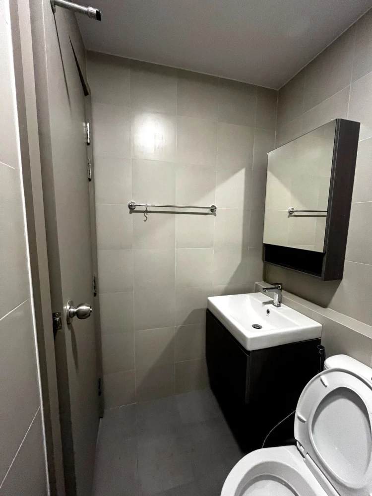 For rent: Aspire Sukhumvit - Rama 4, 17th floor, fully furnished, nice room, just bring your bags and move in!