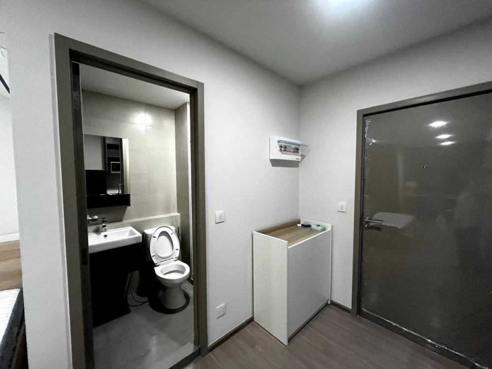 For rent: Aspire Sukhumvit - Rama 4, 17th floor, fully furnished, nice room, just bring your bags and move in!