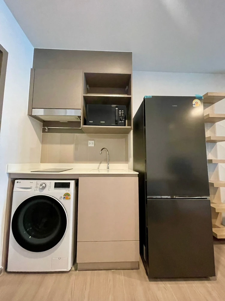 For rent: Aspire Sukhumvit - Rama 4, 18th floor, fully furnished, very livable. Book now! (Hurry!)