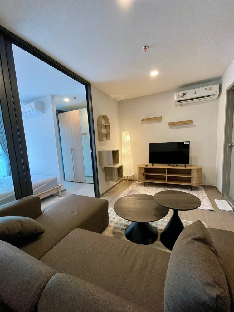 For rent: Aspire Sukhumvit - Rama 4, 18th floor, fully furnished, very livable. Book now! (Hurry!)