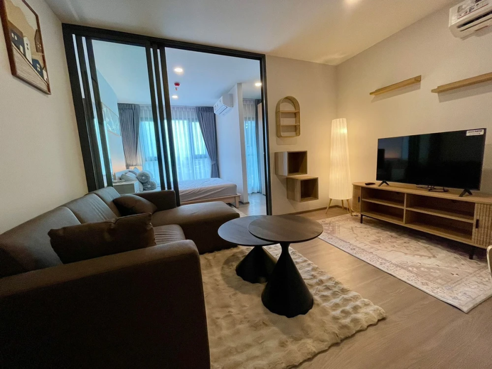 For rent: Aspire Sukhumvit - Rama 4, 18th floor, fully furnished, very livable. Book now! (Hurry!)
