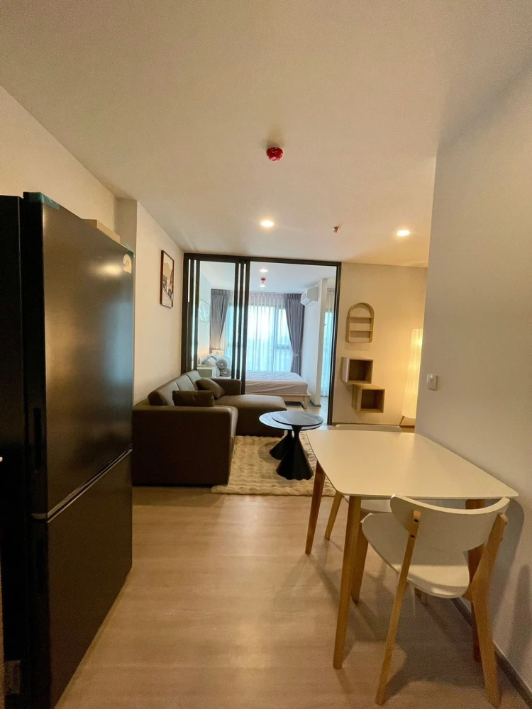 For rent: Aspire Sukhumvit - Rama 4, 18th floor, fully furnished, very livable. Book now! (Hurry!)