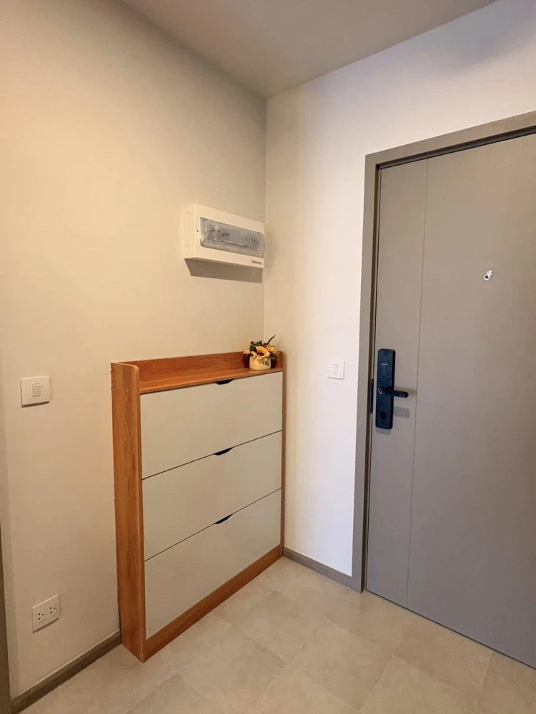 For rent: Aspire Sukhumvit - Rama 4, 19th floor. Unobstructed view, no tall buildings blocking the view. Minimalist decor, very comfortable to live in