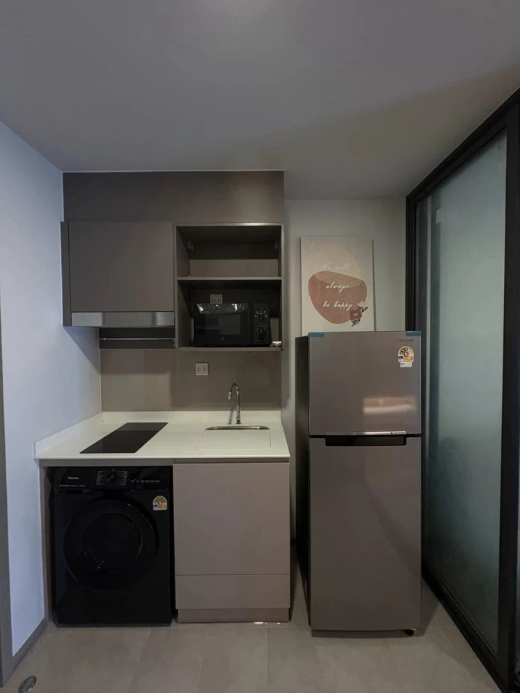 For rent: Aspire Sukhumvit - Rama 4, 19th floor. Unobstructed view, no tall buildings blocking the view. Minimalist decor, very comfortable to live in