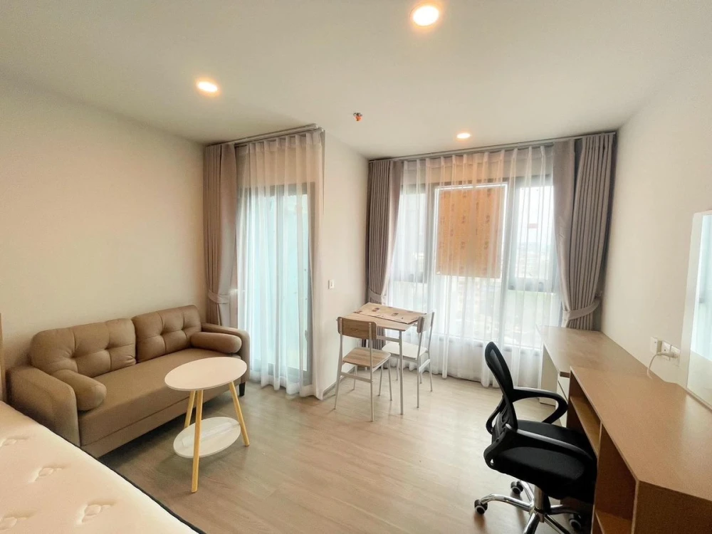 For rent: Aspire Sukhumvit - Rama 4, 9th floor, corner unit, fully furnished. Book now! (Urgent!)