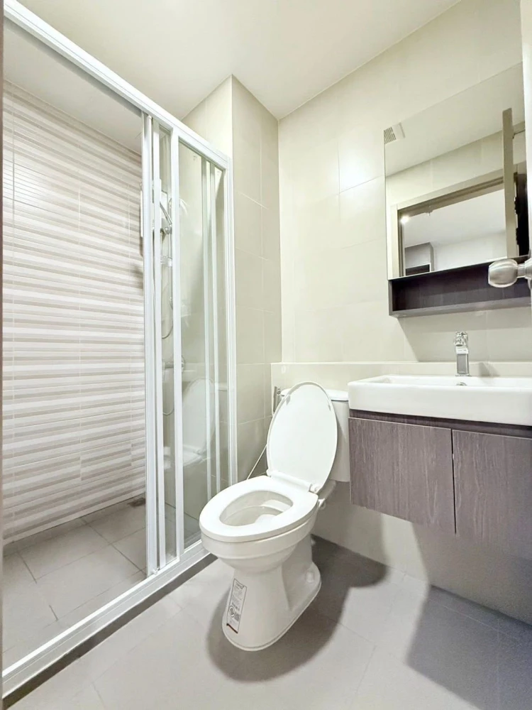For rent: Aspire Sukhumvit - Rama 4, 9th floor, corner unit, fully furnished. Book now! (Urgent!)
