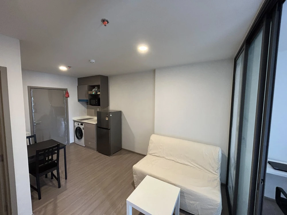 For rent: Aspire Sukhumvit - Rama 4, high floor, beautiful view, fully furnished, hurry and reserve now!