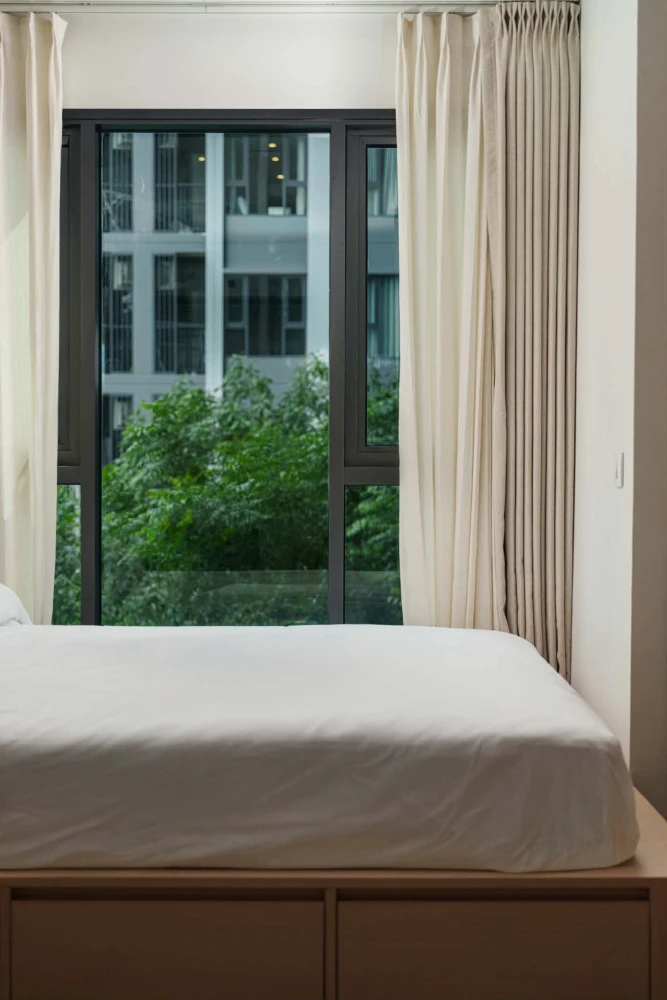 For rent: Aspire Sukhumvit - Rama 4, minimalist studio with pool and tree views. Book now!