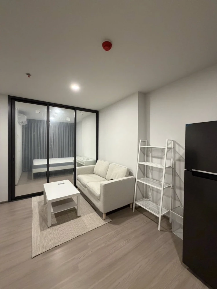 For rent: Aspire Sukhumvit - Rama 4, nice room, 10th floor, good location, complete facilities, reserve now.