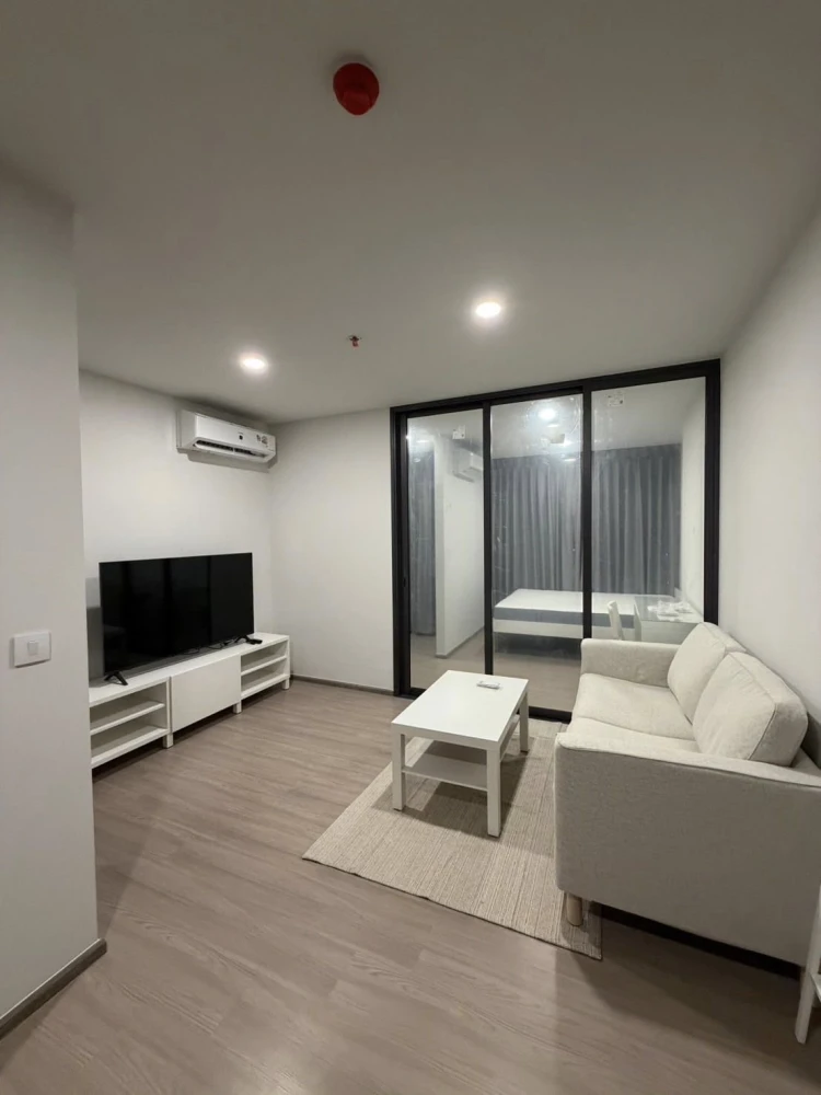 For rent: Aspire Sukhumvit - Rama 4, nice room, 10th floor, good location, complete facilities, reserve now.