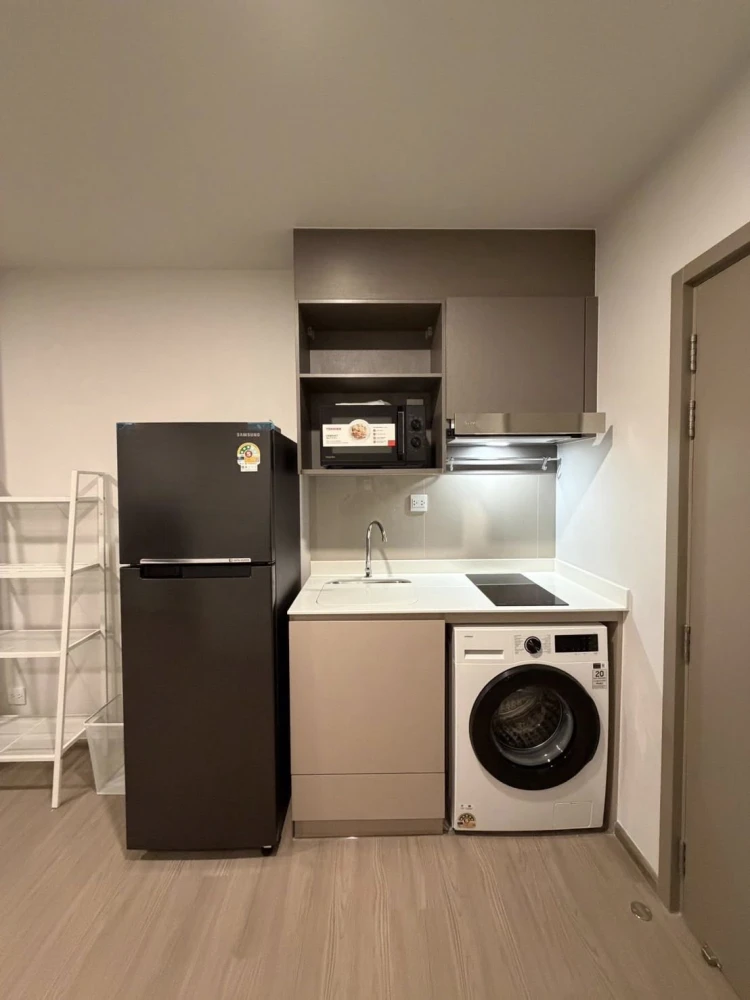 For rent: Aspire Sukhumvit - Rama 4, nice room, 10th floor, good location, complete facilities, reserve now.