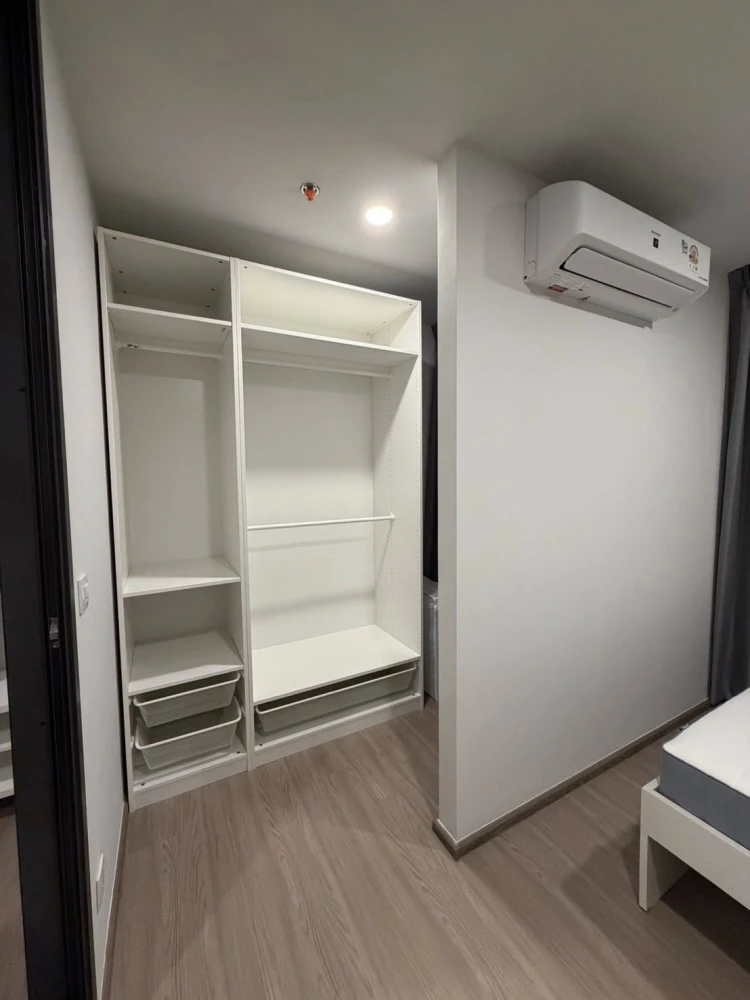 For rent: Aspire Sukhumvit - Rama 4, nice room, 10th floor, good location, complete facilities, reserve now.