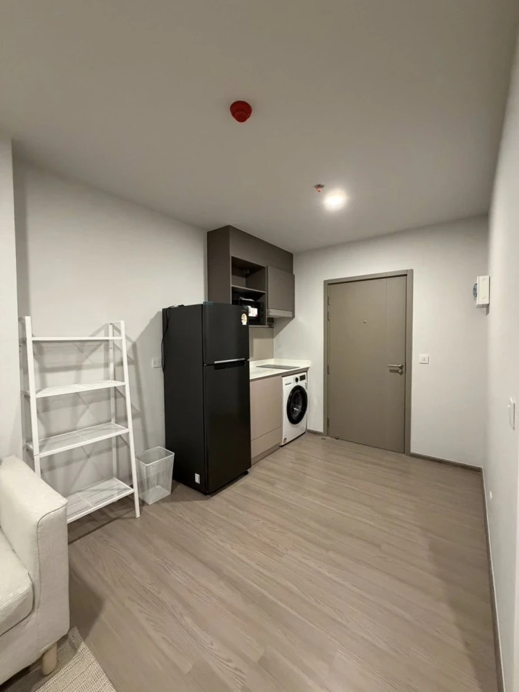 For rent: Aspire Sukhumvit - Rama 4, nice room, 10th floor, good location, complete facilities, reserve now.