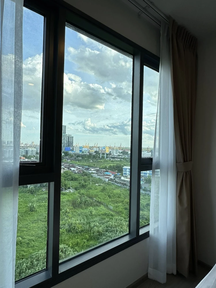 For rent: Aspire Sukhumvit - Rama 4, corner room, not crowded, fully furnished, beautiful view, just bring your bags and move in.