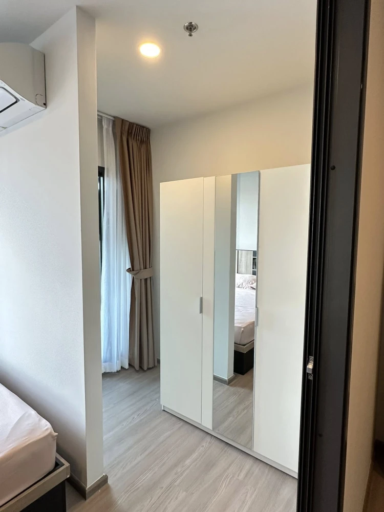 For rent: Aspire Sukhumvit - Rama 4, corner room, not crowded, fully furnished, beautiful view, just bring your bags and move in.