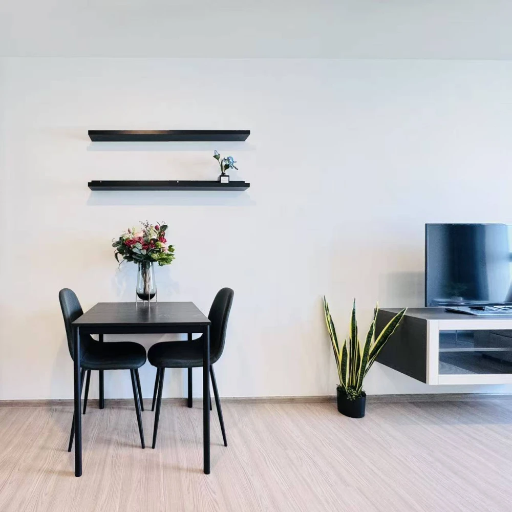 For rent: Aspire Sukhumvit - Rama 4, high floor unit with excellent ventilation. Fully furnished with appliances. Book now!