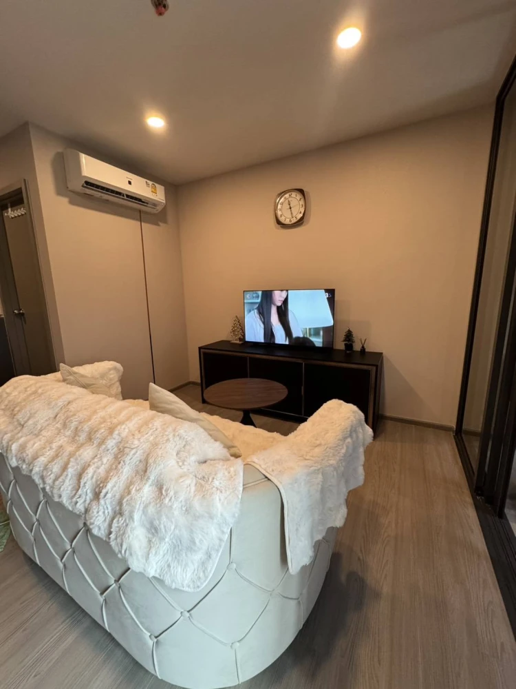 For rent: Aspire Sukhumvit – Rama 4, ready to move in, 8th floor, outside view, open view, south facing, quiet, no blocked view, hurry to reserve.