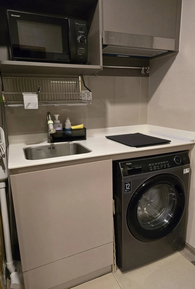For rent: Aspire Sukhumvit – Rama 4, ready to move in, 8th floor, outside view, open view, south facing, quiet, no blocked view, hurry to reserve.