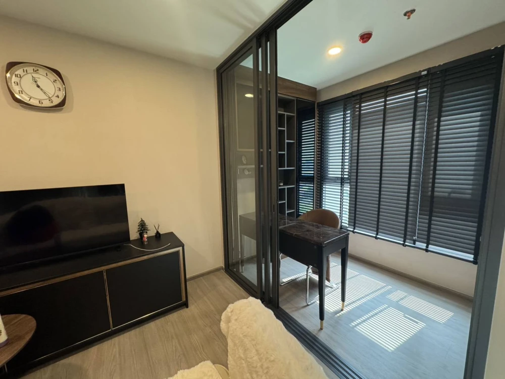 For rent: Aspire Sukhumvit – Rama 4, ready to move in, 8th floor, outside view, open view, south facing, quiet, no blocked view, hurry to reserve.