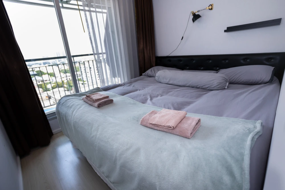 For rent: Aspire Sukhumvit 48, 10th floor. Beautifully furnished and ready to move in. Book now! Don't miss out!