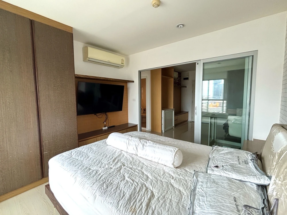 For rent: Aspire Sukhumvit 48, 15th floor, fully furnished, very livable. Book now! (Quickly!)