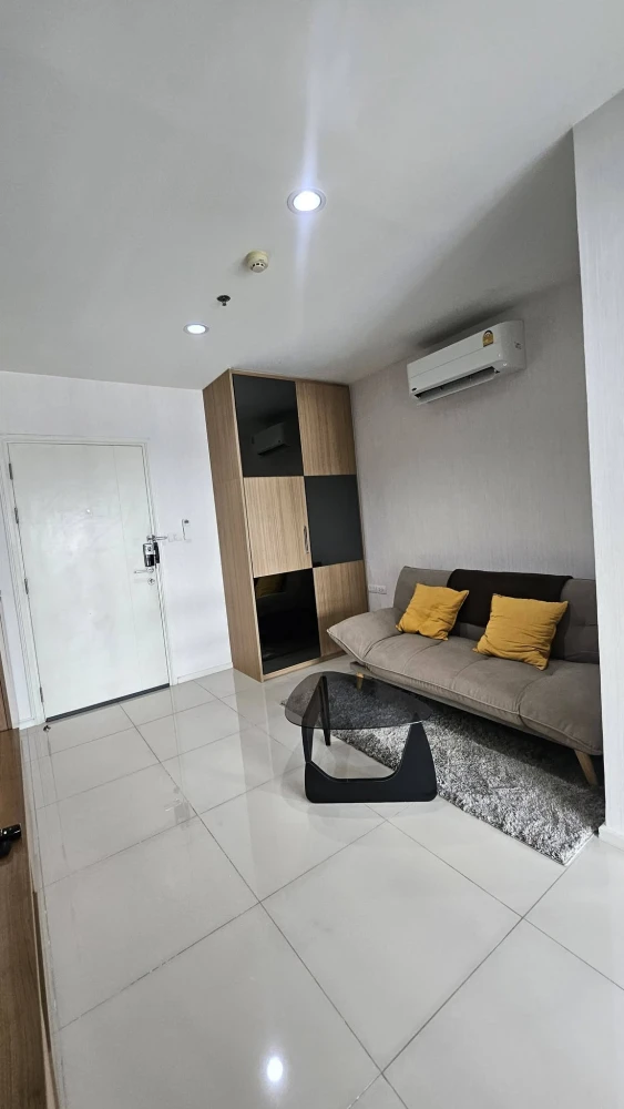 For rent: Aspire Sukhumvit 48, spacious high-floor unit, fully furnished. Just bring your belongings and move in!