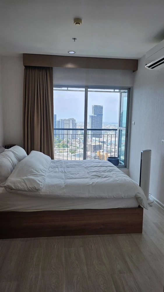 For rent: Aspire Sukhumvit 48, spacious high-floor unit, fully furnished. Just bring your belongings and move in!