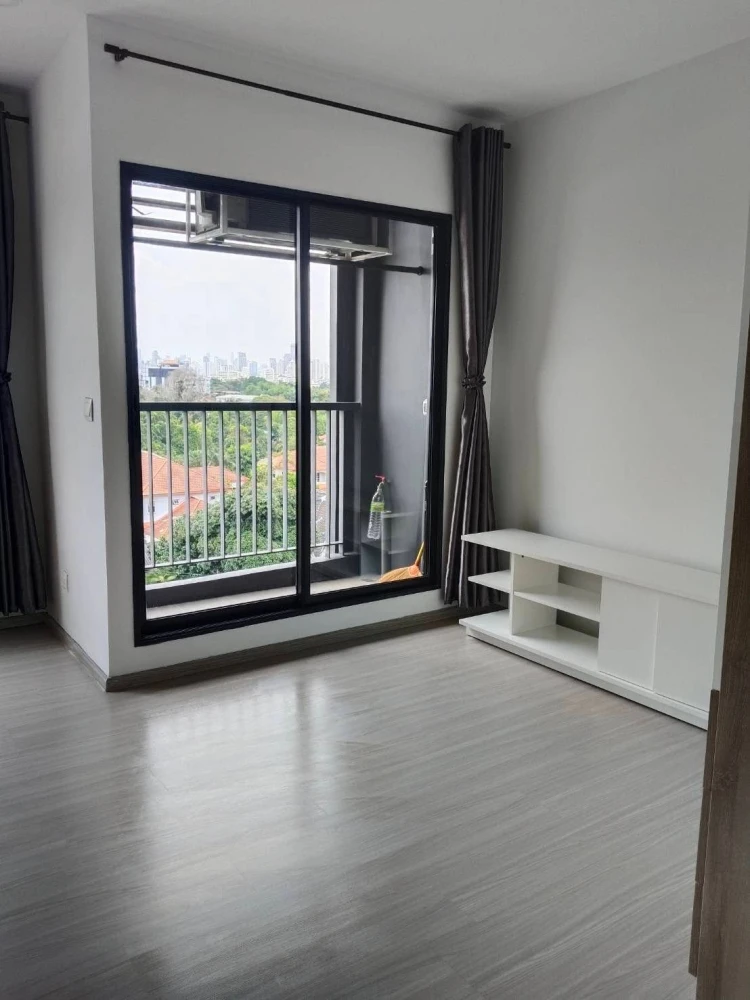 For rent: Aspire Sukhumvit-Onnut, Building B, 8th floor. Fully furnished and equipped with appliances. Don't miss this opportunity!