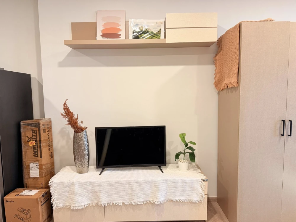 For rent: Aspire Sukhumvit-Rama 4, high floor unit, ready to move in, fully furnished. Book now before it's too late!!!