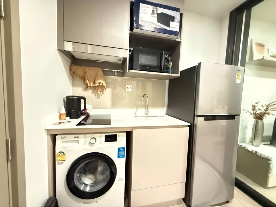 For rent: Aspire Sukhumvit-Rama 4, high floor unit, ready to move in, fully furnished. Book now before it's too late!!!